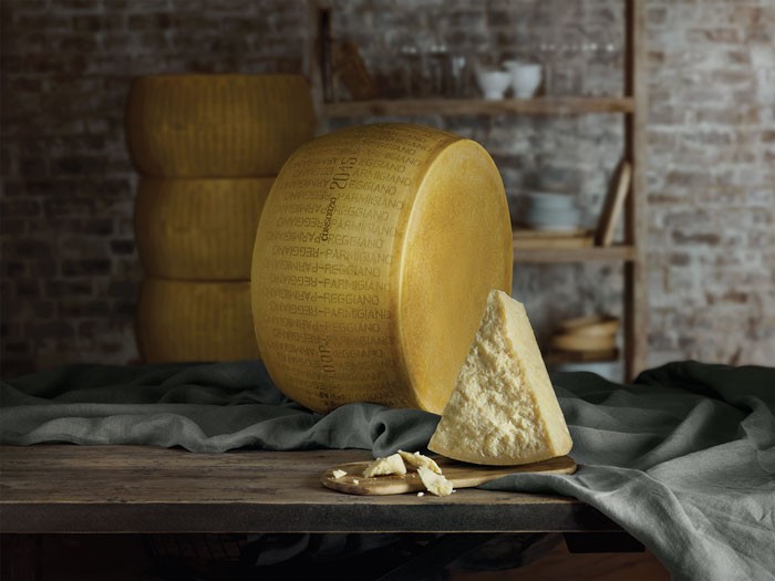 Parmigiano-Reggiano_forma