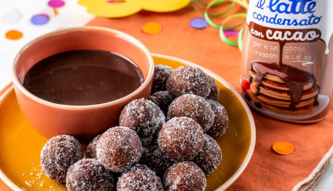Carnevale Castagnole con Il Latte Condensato con Cacao