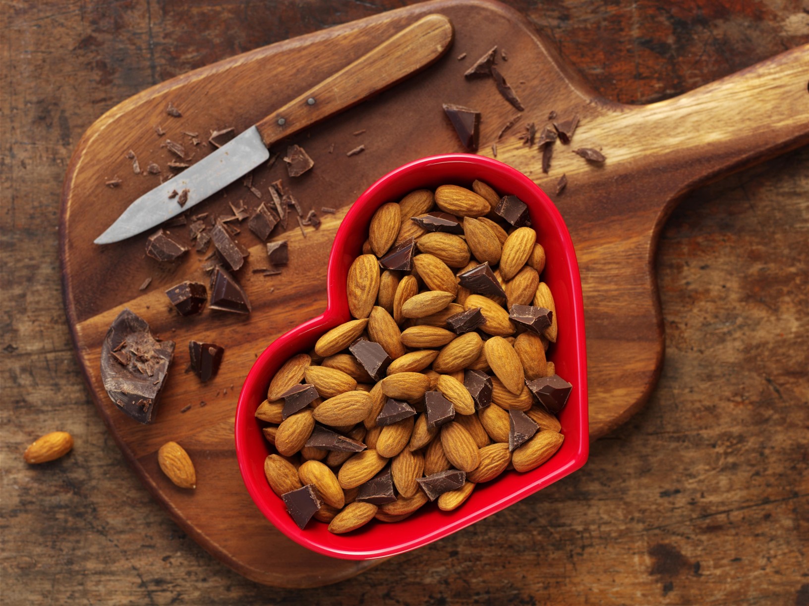 mandorle e cioccolato fondente