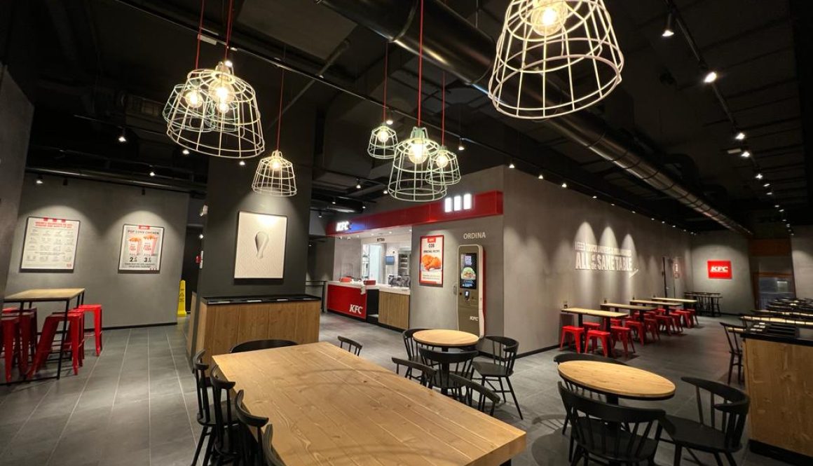 KFC-Verona_Piazza_delle-Erbe-sala