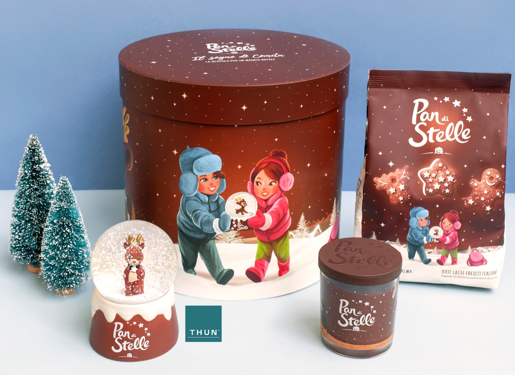 Pan di Stelle Natale 2021_XMas Box con boule de neige by THUN